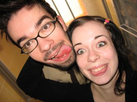 petite complicité entre frère et soeur...